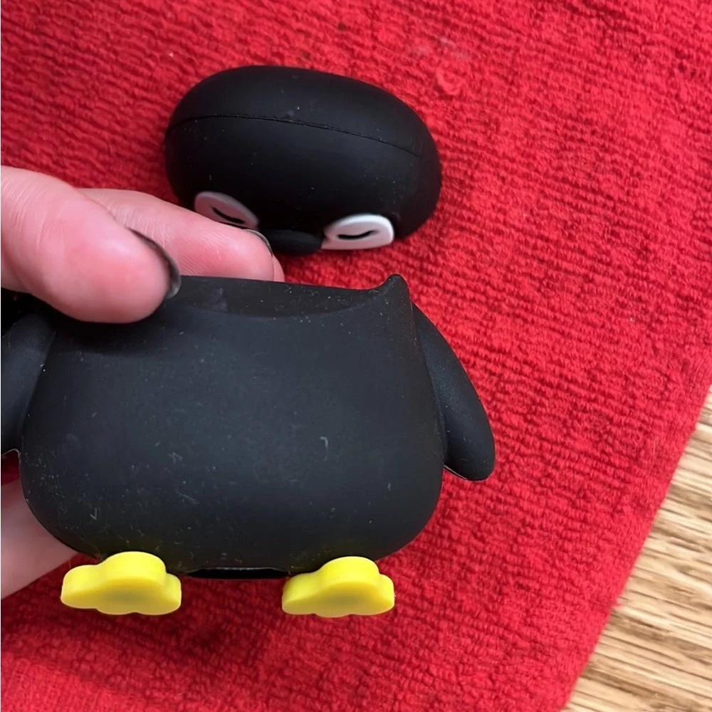 Penguin air pods 1/2 silicone holder